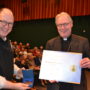 uitreiking Sint Johannes-Evangelistpenning aan Bernardus